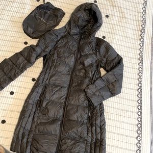 Packable BCBG mid layer city jacket with bag